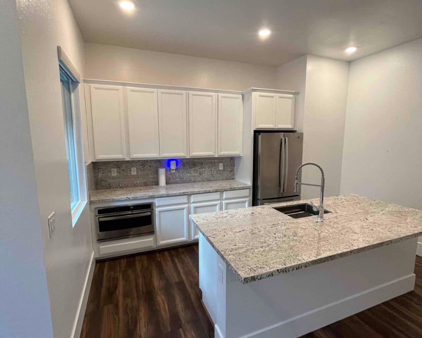 Painted white kitchen cabinets