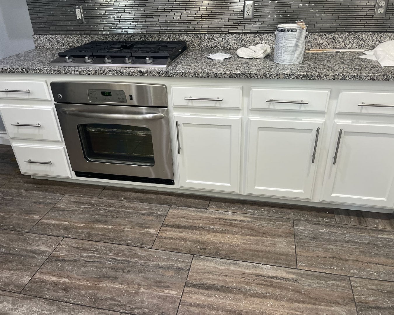 Painted white kitchen cabinets